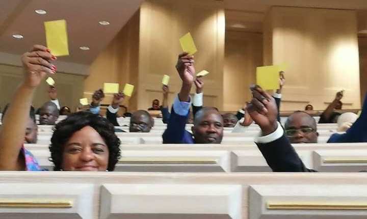 GRUPO Parlamentar da UNITA Exibe cartão-amarelo ao PRA.jpg